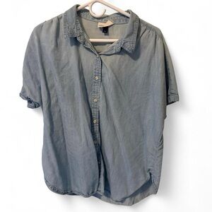 Universal Thread Light Blue Button Down Shirt